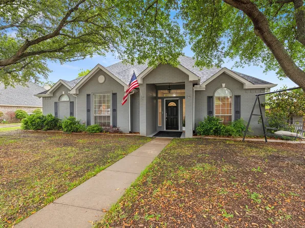 300 Hillside Dr, Forney, TX 75126