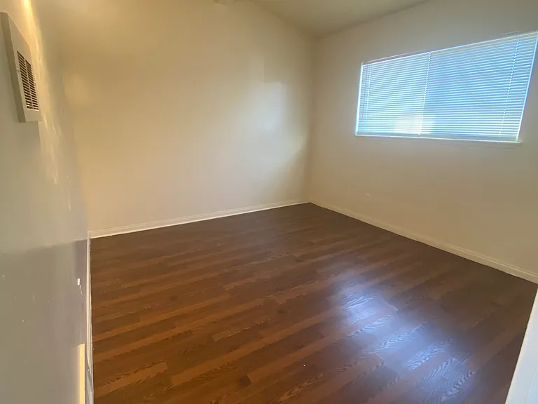 351 E Rossellen Pl #8 — Photo 10