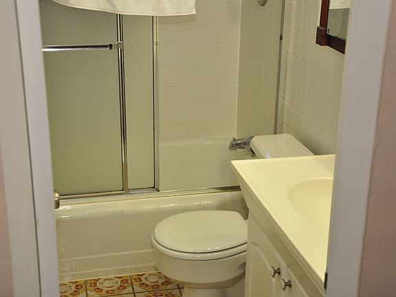5th image of 8128 Parkwood Dr