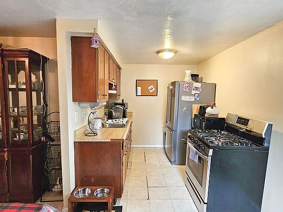 4th image of 1810 Endicott Cir