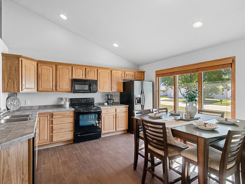 1st image of 4229 Baybrook Dr