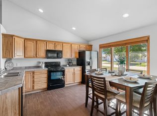 4229 Baybrook Dr, Janesville, WI 53546