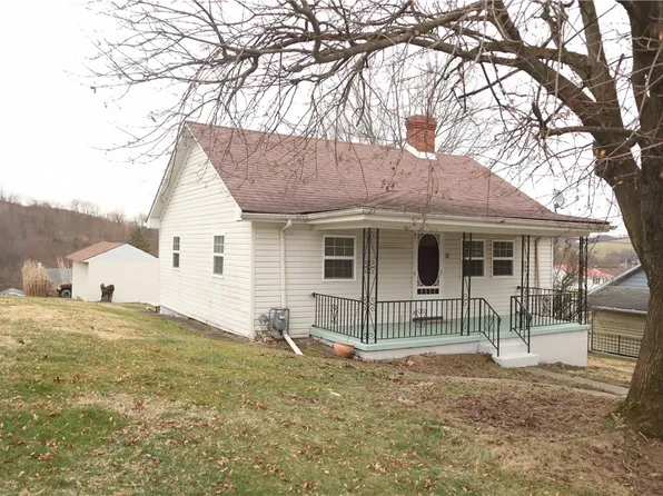 70 Hickory St, Ellsworth, PA 15331