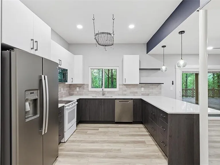 9485 Martin Rd — Photo 32