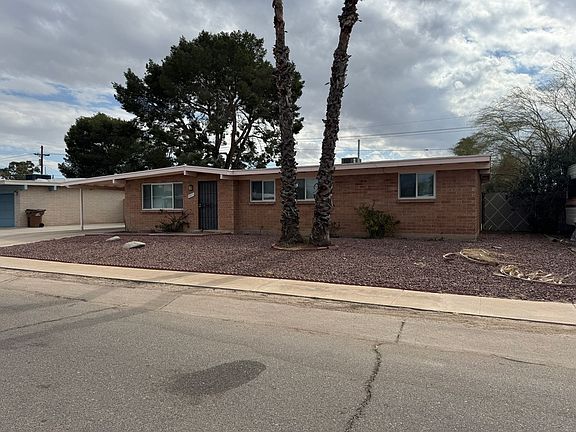 3rd image of 1011 W Wheatridge Dr