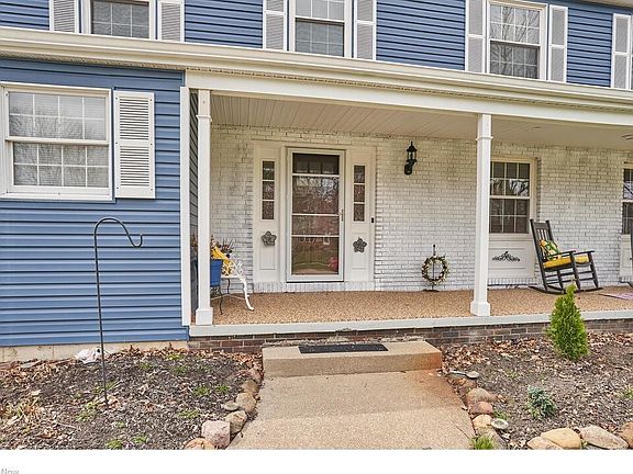 2nd image of 912 Laurel Glens Dr