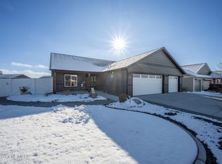 8414 W Ferguson Ln, Rathdrum, ID 83858
