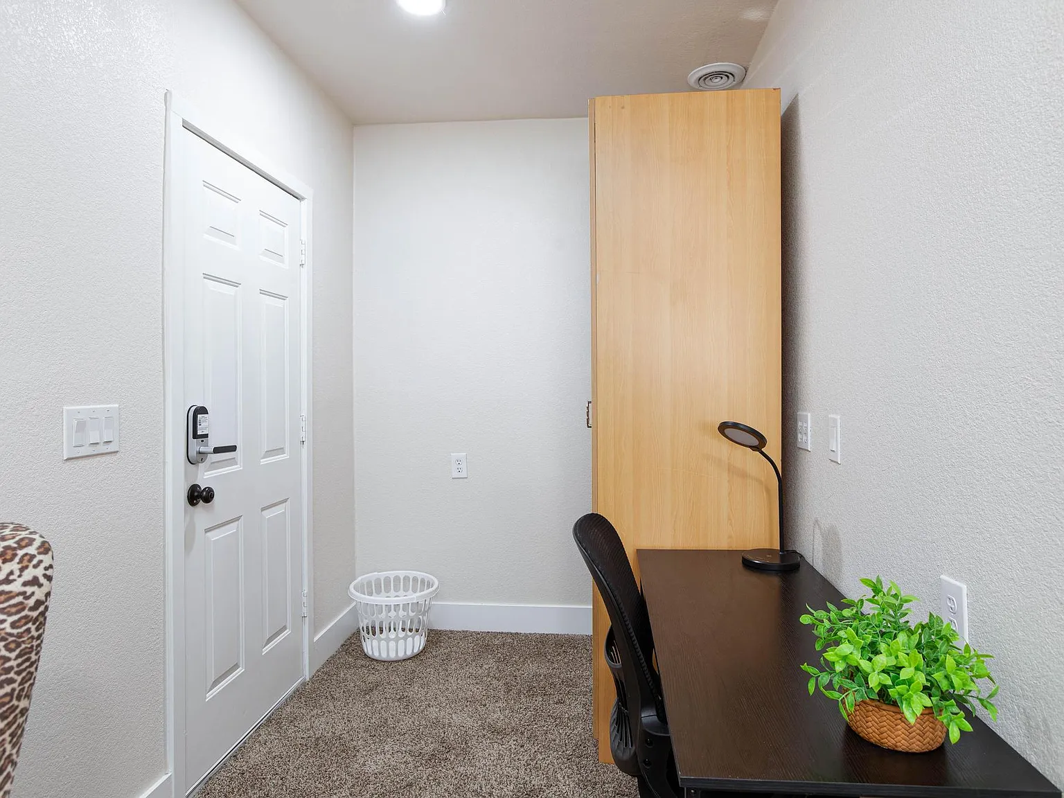 4 bed, 3.0 bath, 1548 sqft, $1,364 — Photo 3