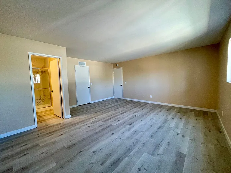 903 S Sunshine Ave S #B — Photo 13