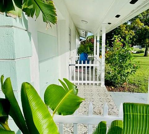 3rd image of 18568 Flamingo RD