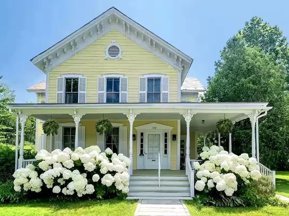 152 Bonnet Street, Manchester, VT 05255