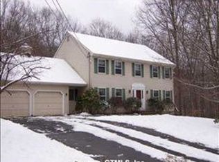 15 Monticello Dr, Gales Ferry, CT 06335