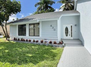 630 SW 95th Ter, Pembroke Pines, FL 33025