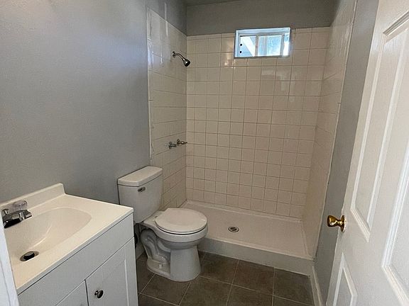5th image of 434 W FORMOSA BLVD
