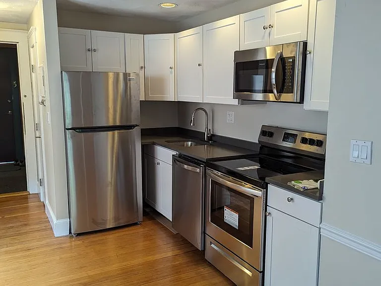 41 South St #6 — Photo 4
