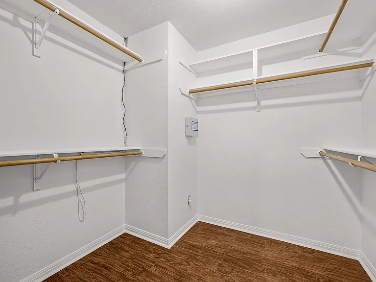 11905 Lake Stone Dr — Photo 32