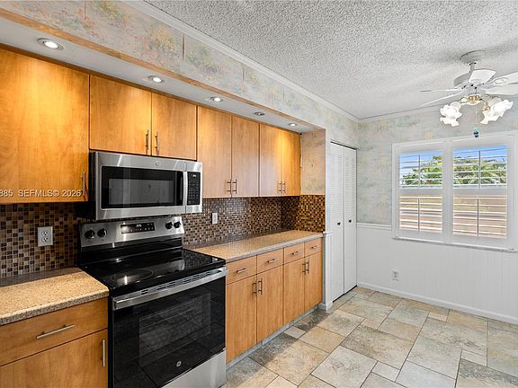 3rd image of 1603 Abaco Dr APT K4
