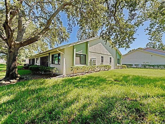 5th image of 2532 Royal Pines Cir APT A
