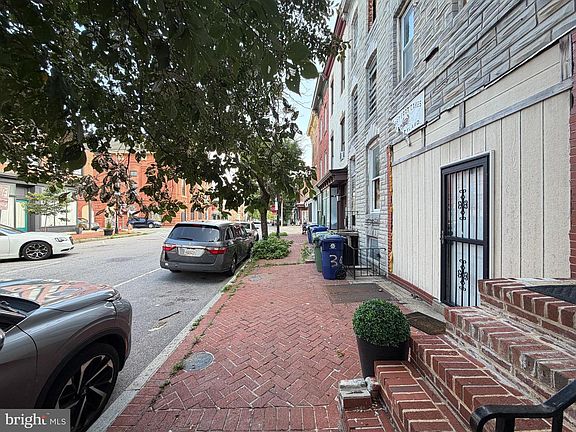 2nd image of 32 S Carrollton Ave