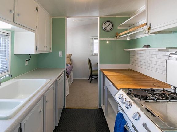 4th image of 2120 N Pacific Ave #7