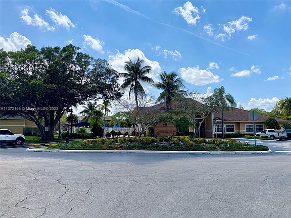 2nd image of 450 Palm Cir W APT 207