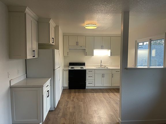 2nd image of 2424 Kenton Ct #C