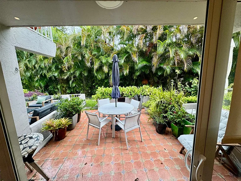 6011 N Bayshore Dr #3 — Photo 12