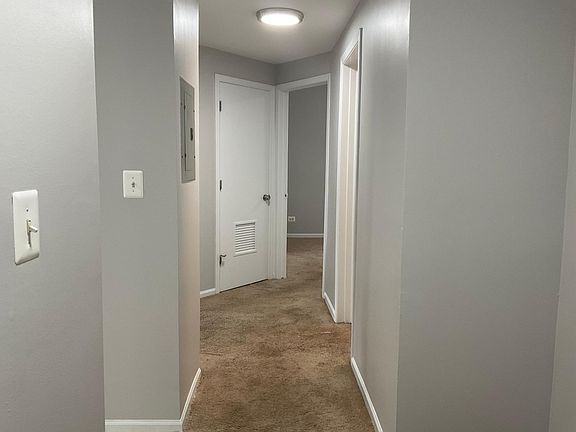 3rd image of 6219 S University Ave #301