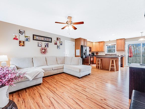 3rd image of 211 E Eastgate Dr