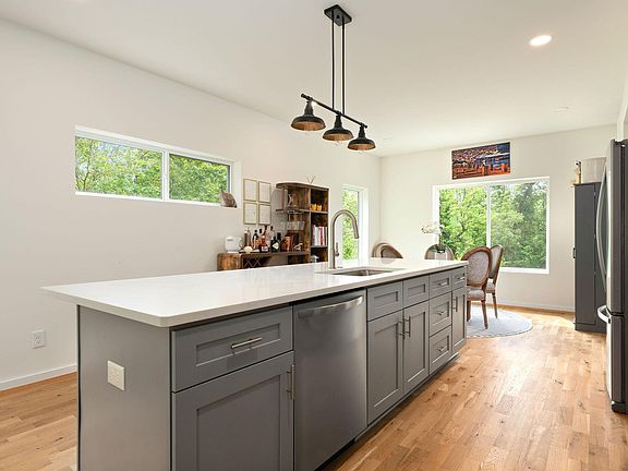 4th image of 1638 Rialto St