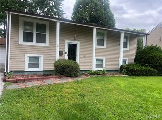 2580 Morningside Dr, Florissant, MO 63031
