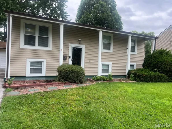2580 Morningside Dr, Florissant, MO 63031