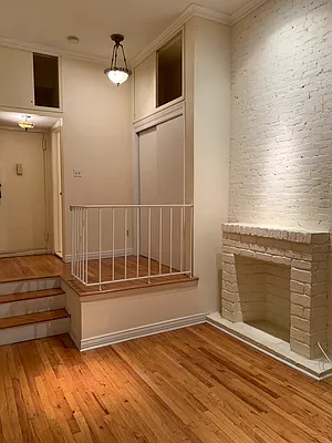 Rented by BLU Real Estate | media 29