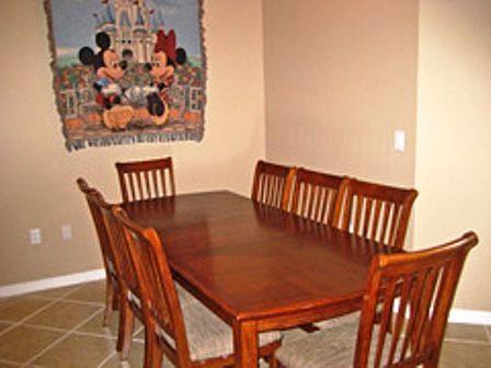 RH7P7904-dining-area