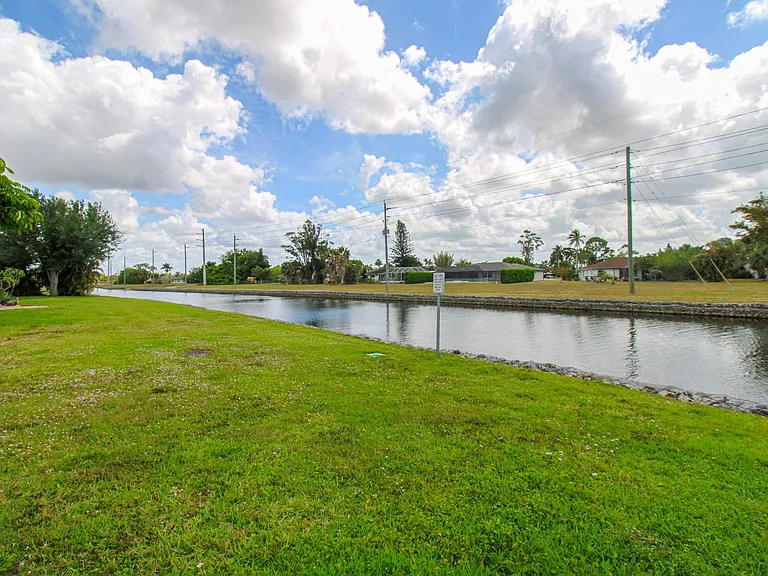 600 Valley Stream Dr #F9 — Photo 46