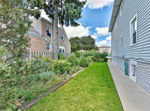 2nd image of 5757 W Gunnison St