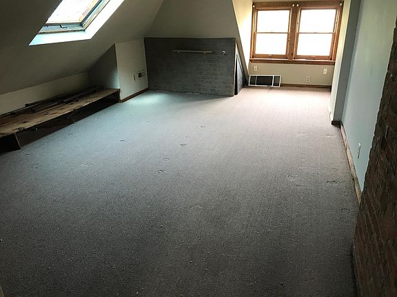 Large Bonus Room