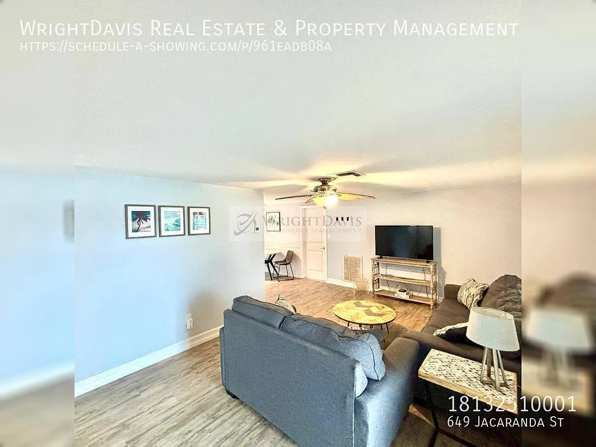 Charming Dunedin 2BR/2BA with Screened Porch & Fenced Yard — Photo 4