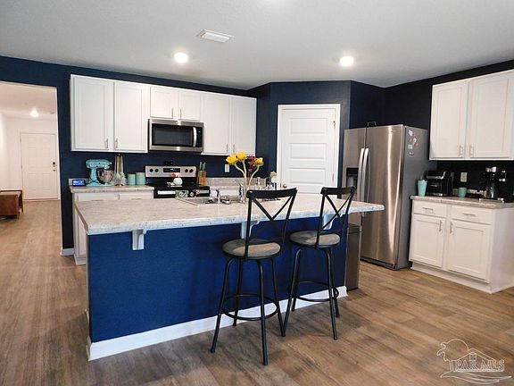 2nd image of 10632 Queens Gate Cir