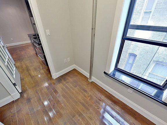 4th image of 314 E 106th St #11A