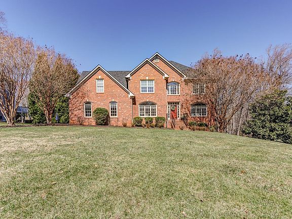 5th image of 141 Beacon Hill Pl