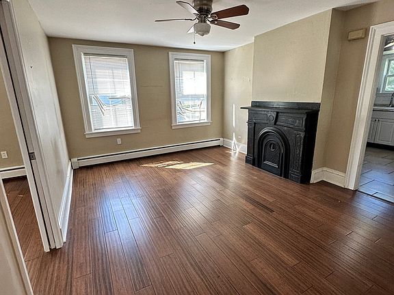 4th image of 36 Pleasant St #1