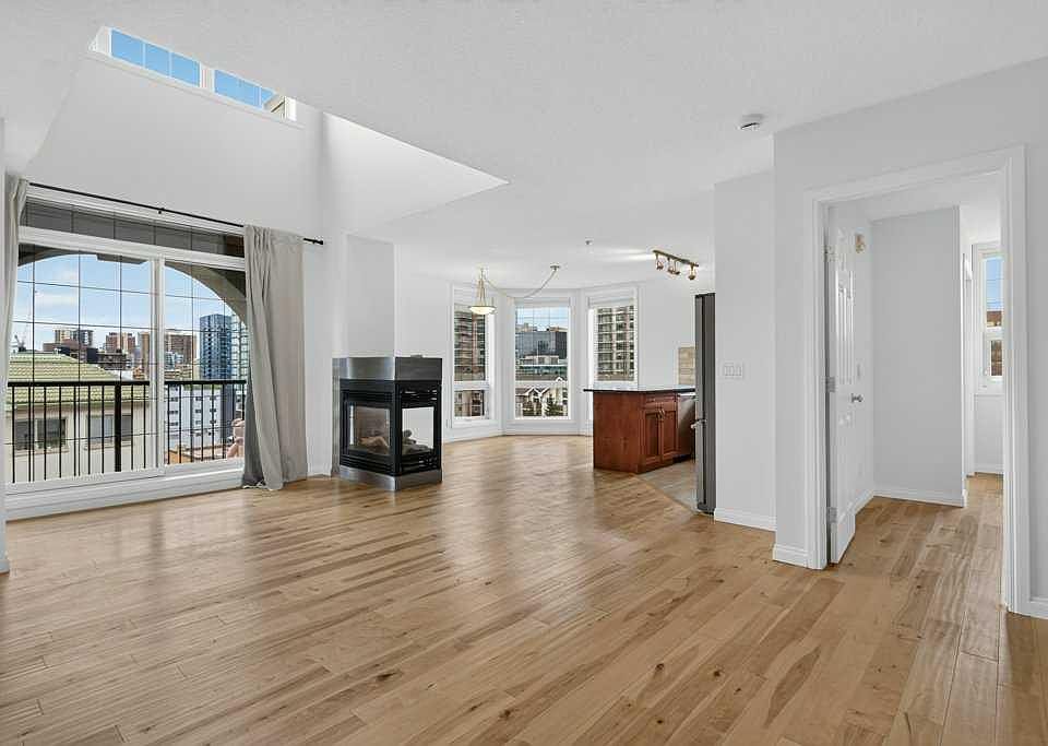 1st image of 108 S 15th Ave SE #707