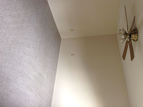 3rd image of 1007 Oak St APT 2