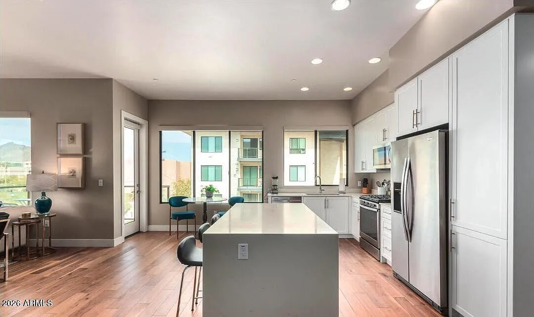 2 bed, 2.5 bath, 1623 sqft, $2,600 — Photo 4