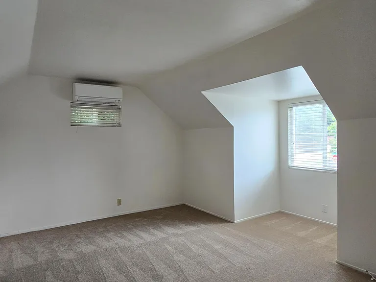 137 Anita Ct — Photo 11
