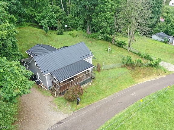 3rd image of 349 Fishers Ln