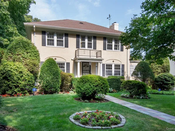 89 Park Drive, Pelham, NY 10803