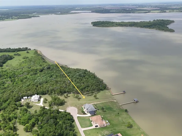 401 Meandering Way, Corsicana, TX 75109