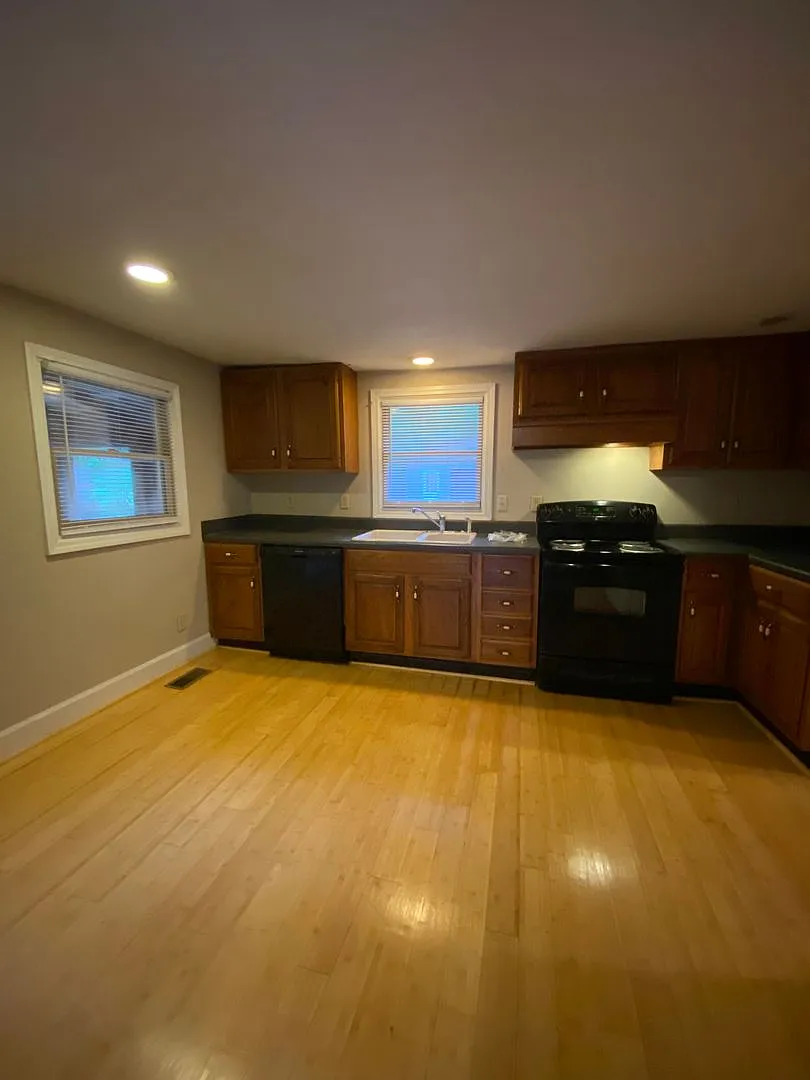 Charming 3-Bedroom, 2-Bath House With Detached Garage On West Side Of Athens, Ga - Pre-Lease For ... — Photo 3